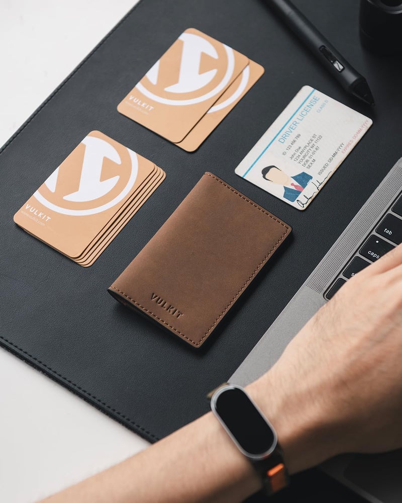 VULKIT حامل بطاقات العمل الجلدية مزدوج الجوانب نحيف منظم بطاقات الاسم للرجال أو النساء (يانغبا بني فاتح) - Image 5